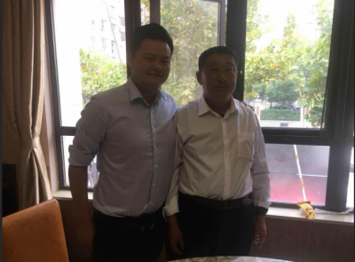 鄂尔多斯的宋总及汪总与上海衡微签订YYWQ-15000型动平衡机